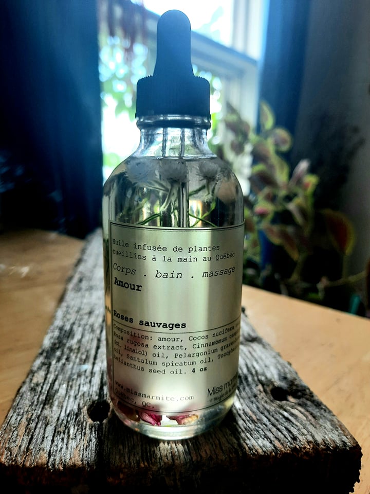 Huile infusée : Roses sauvages - AMOUR